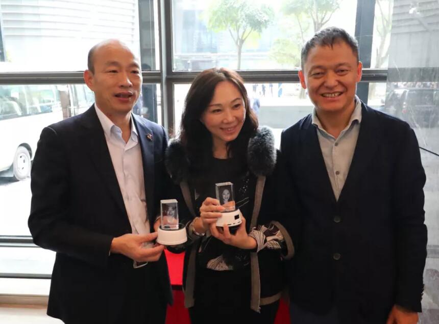 大族激光董事長高云峰接待臺灣市長考察團合照